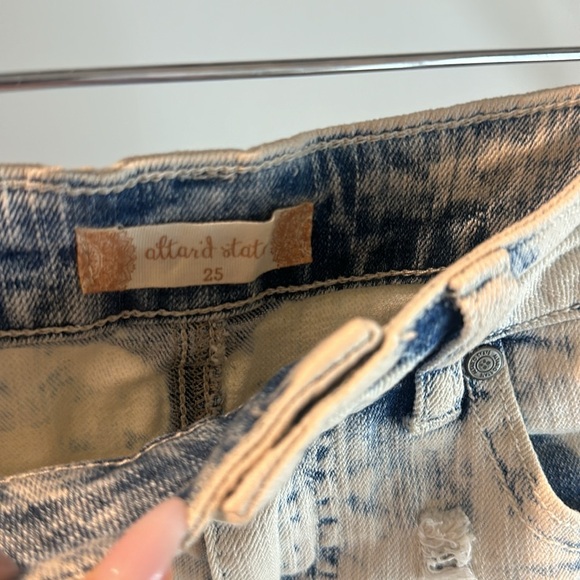 Light Washed Jean Shorts With Frayed Bottoms - Picture 4 of 4